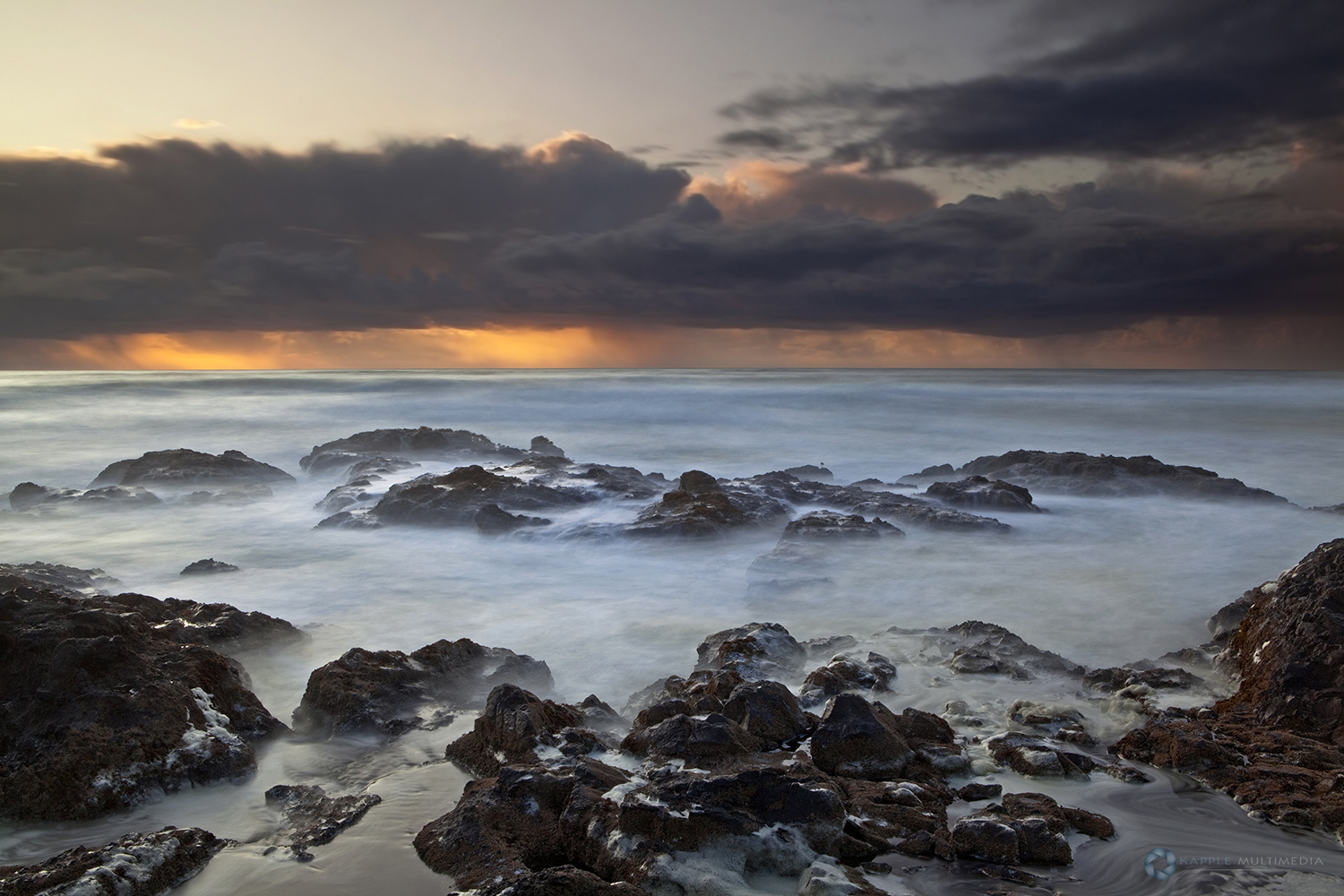 Crashing Waves at Cooks Chasm